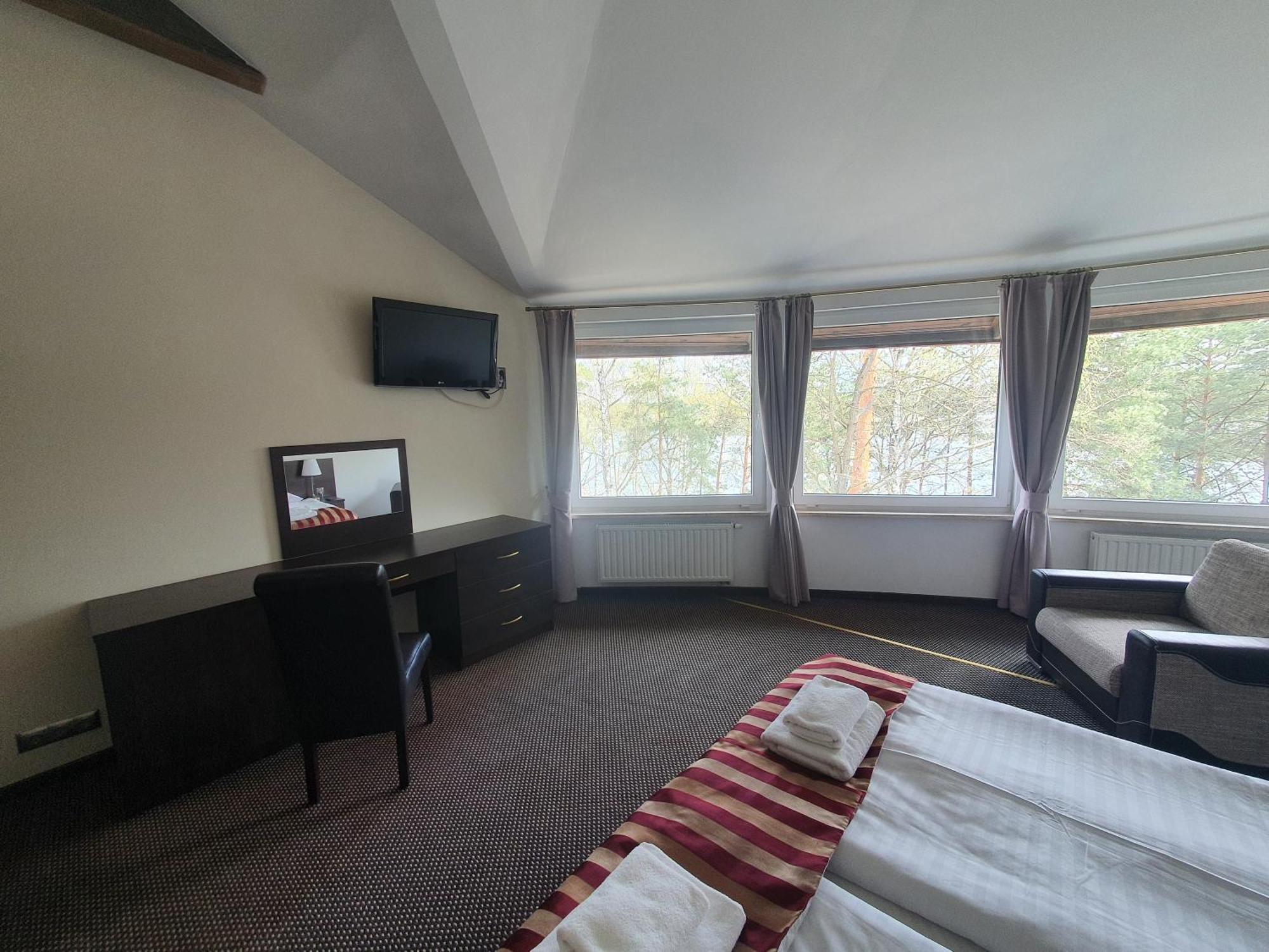 Cztery Wiatry Aparthotel Korytnica  Bagian luar foto