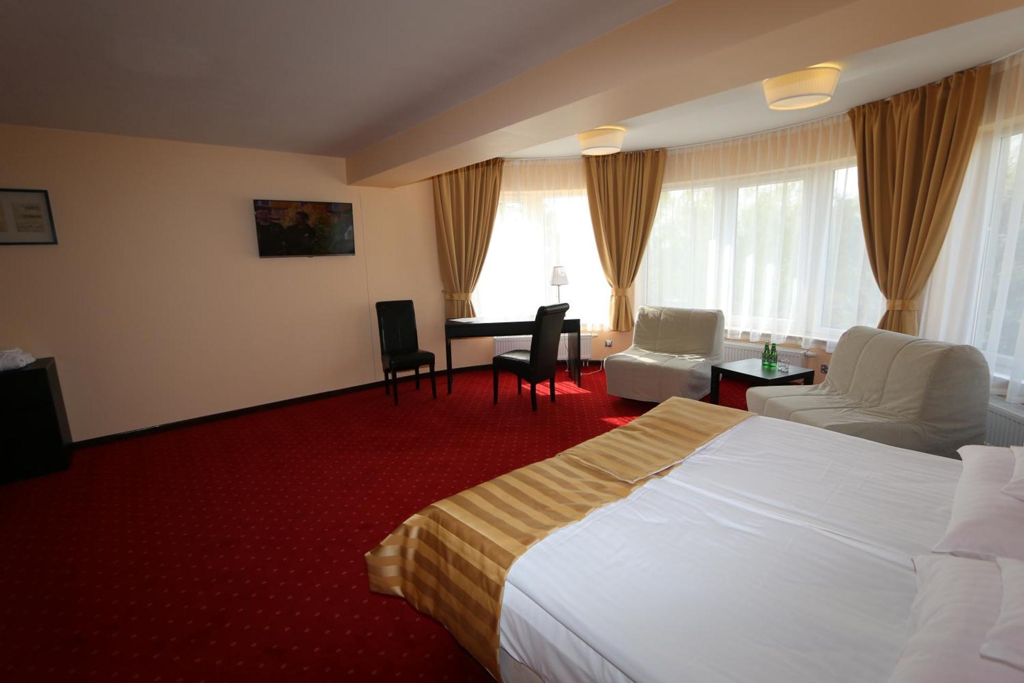 Cztery Wiatry Aparthotel Korytnica  Bagian luar foto