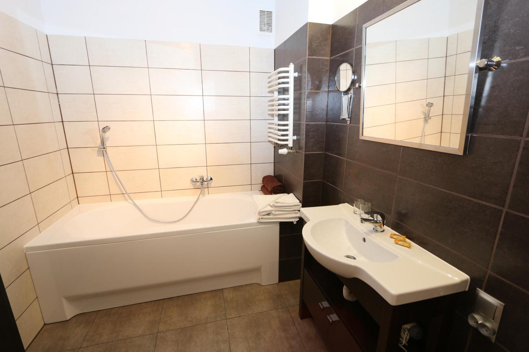 Cztery Wiatry Aparthotel Korytnica  Bagian luar foto
