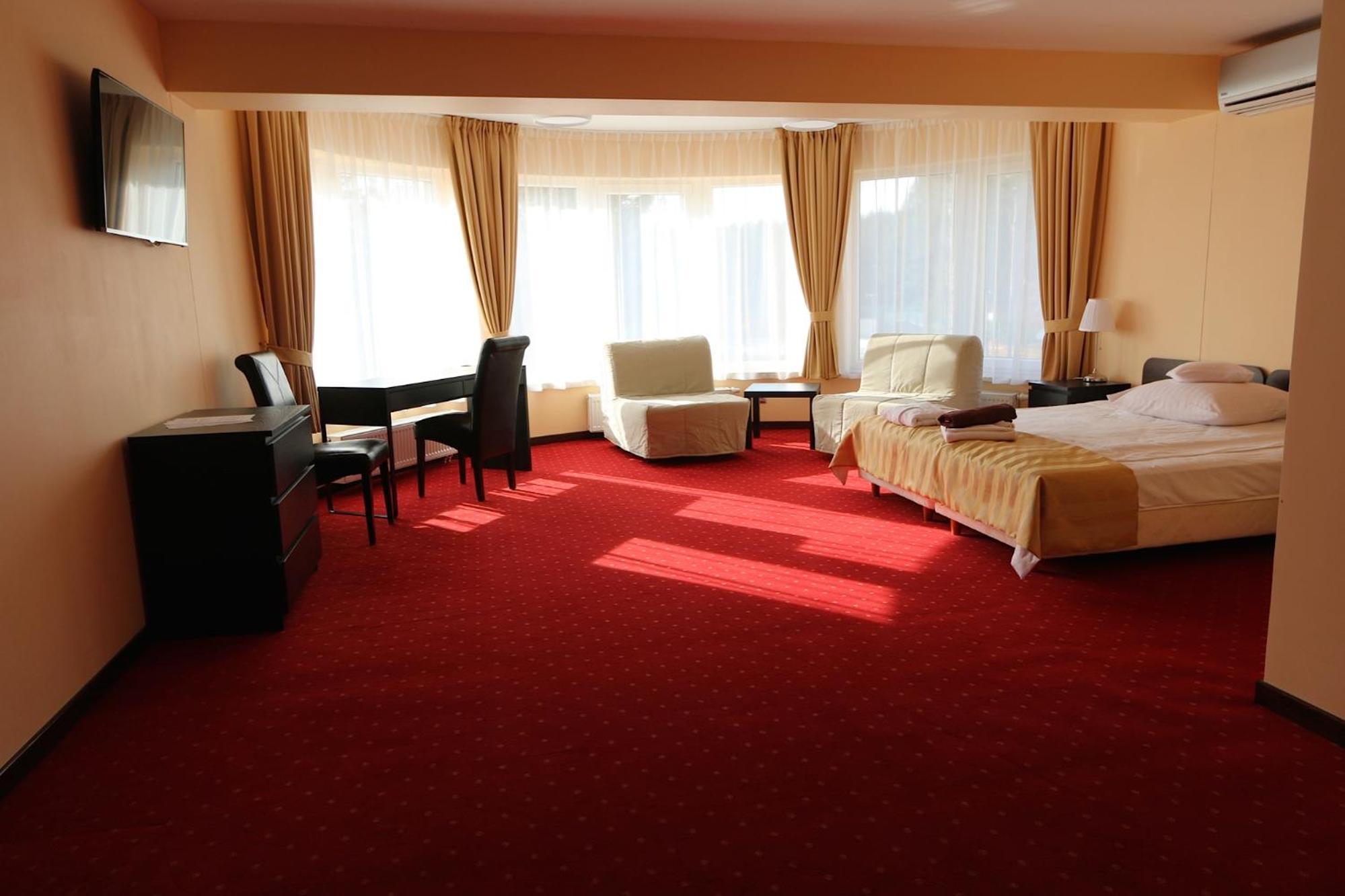 Cztery Wiatry Aparthotel Korytnica  Bagian luar foto